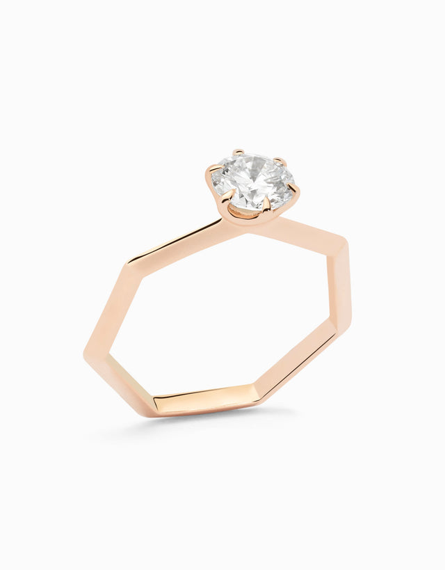 Anell solitari heptagonal de compromís amb diamant natural de 0,70ct