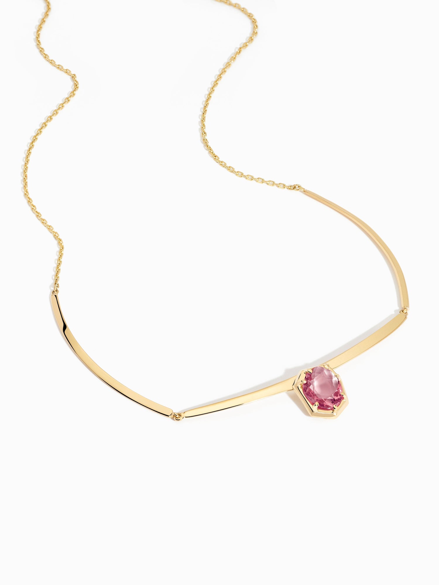 Colgante con zafiro rosa de diseño único